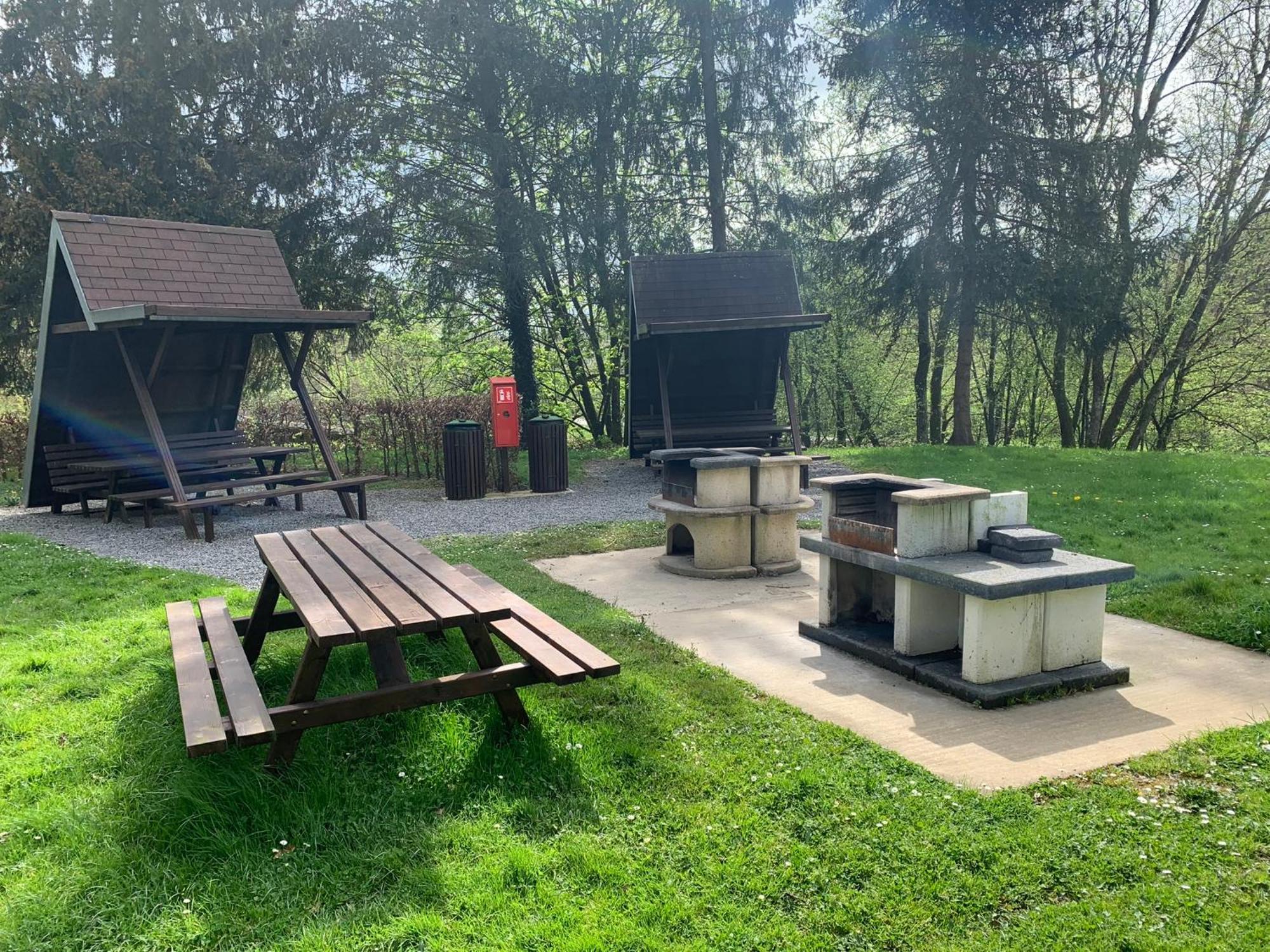 Heerlijk Vakantiehuis In Bos Bij Durbuy Esterno foto